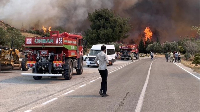 4 ilde orman yangını! Ekipler zamana karşı yarışıyor - Resim : 9