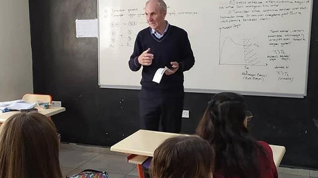 Okulda öğretmeni öldüren katil, talimat aldığını söyledi: 'Bacağına değil karnına sık' - Resim : 2