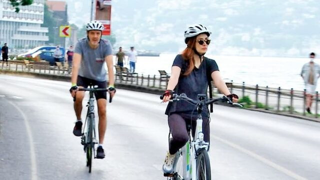 Mine Tugay ünlü televizyoncu ile yakalandı! Aşk mı yaşıyorlar? - Resim : 1