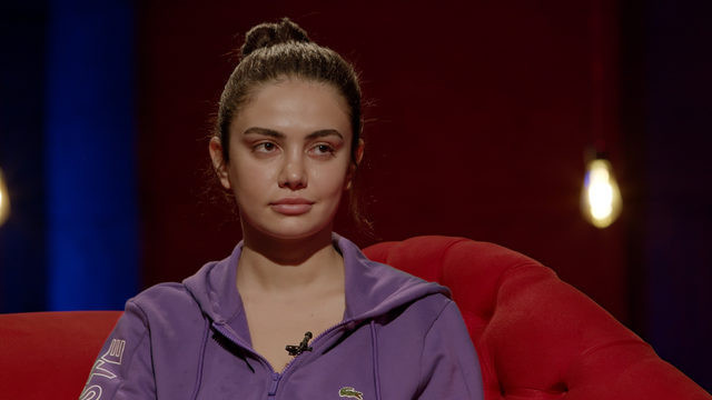 Ece Ronay tüm yaşadıklarını ağlayarak anlattı! ‘Ailemden alınıp...’ - Resim : 3