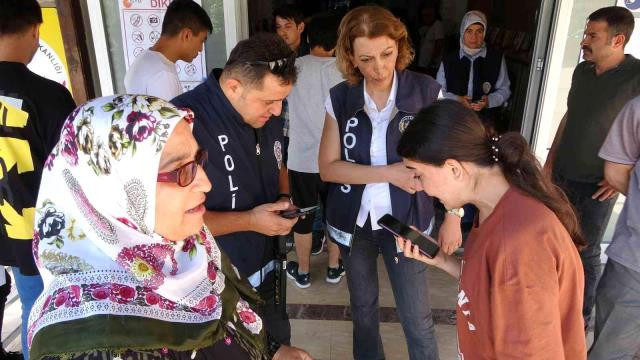 Bahçeli’nin sahip çıktığı genç kız üniversiteye yerleşti! Polise cevabıyla Türkiye’yi ağlatmıştı… - Resim : 1