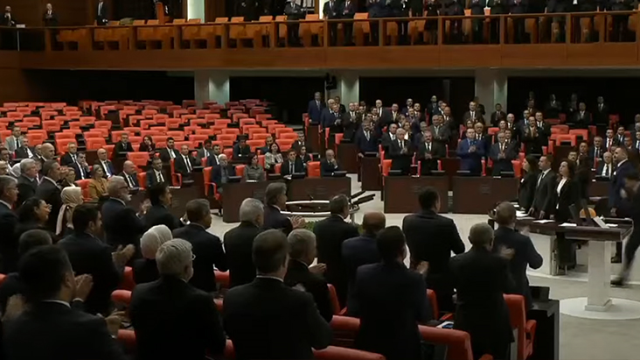 TBMM'deki yemin törenine damga vuran anlar! Ne alkışladılar, ne de ayağa kalktılar - Resim : 1