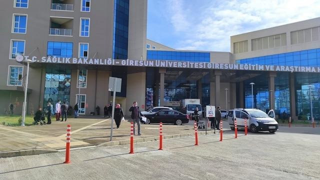 Hastanede sağlıkçıya şiddet! 'Benimle ilgilenmedin' diyen doktor başka bir doktora saldırdı - Resim : 2