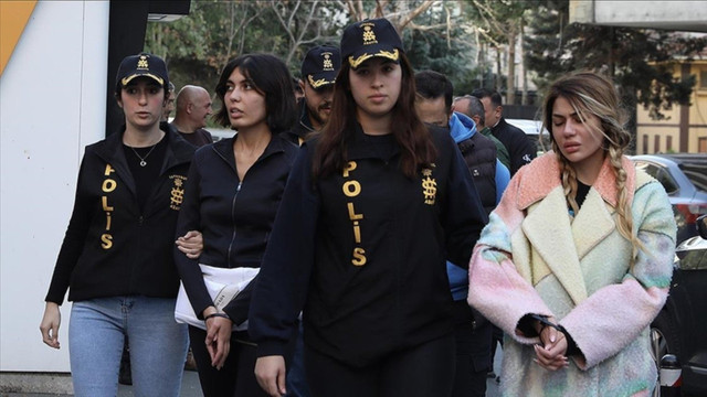 Bahar Candan duruşmada banka hesabındaki paralarla ilgili konuştu: Kendimi gariban gibi hissediyorum - Resim : 1