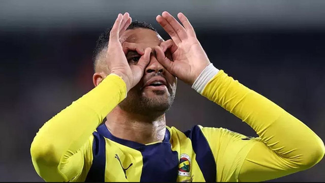 1 İptal edilen gol, 1 Direk, 1 Kırmızı kart... Kazanan Fenerbahçe! Başakşehir'i mağlup etti - Resim : 1