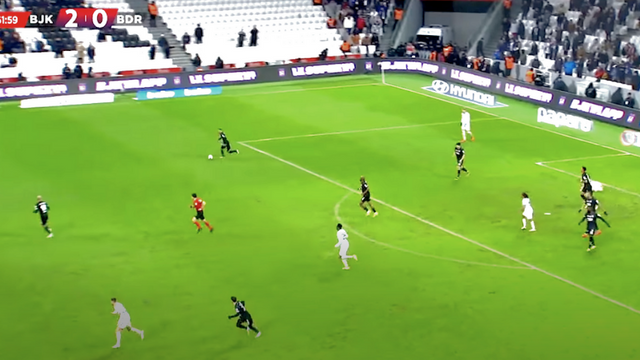 VAR hakemini dinlemedi: Süper Lig 19. haftanın tartışmalı görüntüleri paylaşıldı - Resim : 1