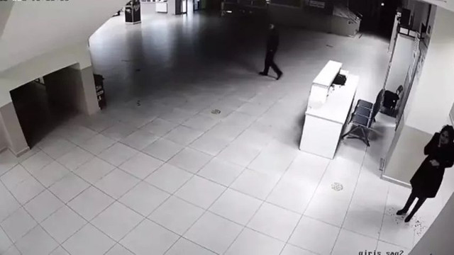 Lisede kan donduran olay! Askeri kamuflajla geldi, müdür yardımcısını bıçakladı - Resim : 2