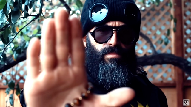 Küfürlü şarkısı yasaklanmıştı: Hakkında yakalama kararı çıkarılan Turabi'den yeni şarkı! - Resim : 1