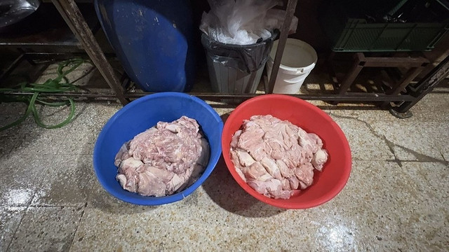 Döner imalathanesinde mide bulandıran görüntüler - Resim : 1