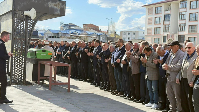 Acun Ilıcalı'nın acı günü! Necdet Ilıcalı vefat etti - Resim : 1