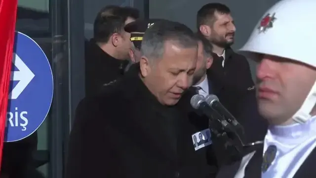 Türkiye şehitlerine ağlıyor: Yalova'da 3 şehit polis için cenaze töreni - Resim : 2