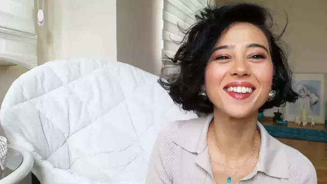 Cem Yılmaz'ın 38 yaş esprisine eski sevgiliden bomba gönderme - Resim : 1