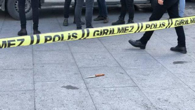Adliye önünde polise bıçaklı saldırı! Vurularak yakalandı… - Resim : 1