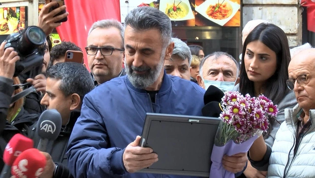 Taksim'deki saldırıda kızını ve eski eşini kaybeden ünlü oyuncunun zor anları - Resim : 1