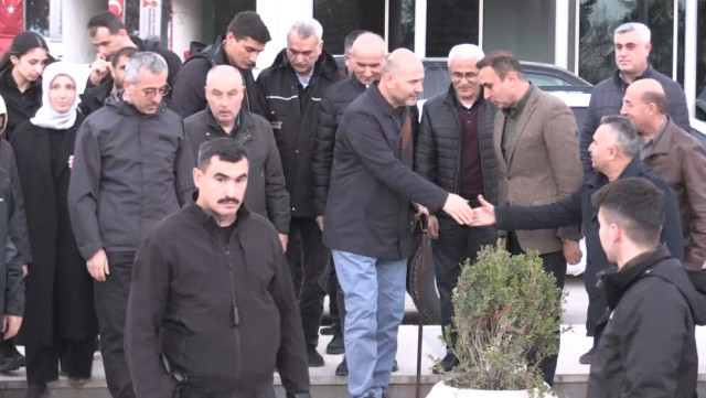 Süleyman Soylu rahatsızlığı sonrası ilk kez görüntülendi! Elinde bastonla yürüdü… - Resim : 3
