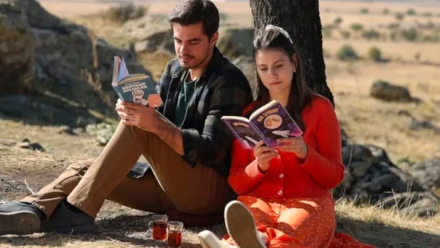 TRT’nin fenomen dizisinde yaprak dökümü! Baba-kız ayrıldı - Resim : 1