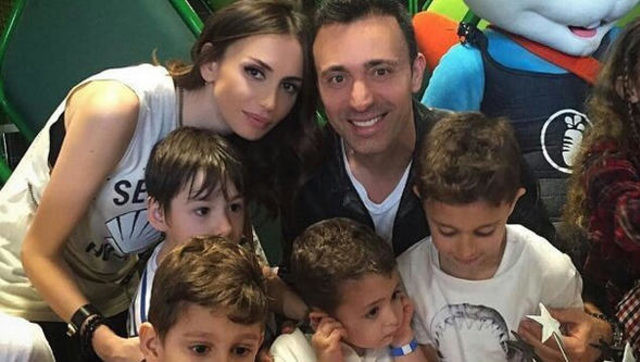 Mustafa Sandal ve Emina Jahovic doğum gününde buluştu - Resim : 1