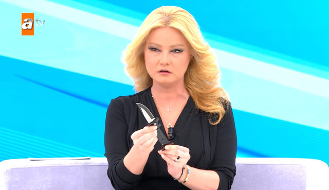 Müge Anlı'nın canlı yayınında korkutan anlar! Kayıp olayında baş şüpheli kanala bıçakla geldi - Resim : 3