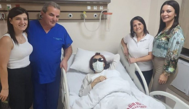 Leman Sam'dan kötü haber! Hastaneye kaldırıldı - Resim : 1