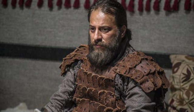 Final öncesi büyük sürpriz! Yakışıklı oyuncu Diriliş Ertuğrul'a dönüyor! - Resim : 2