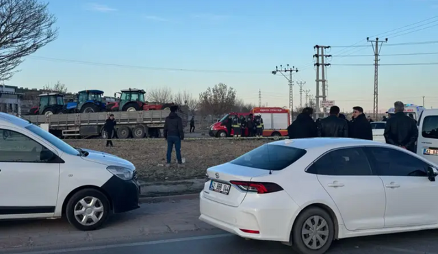 Polis aracına TIR çarptı... Kazada 1 polis şehit oldu, 2 polis yaralandı - Resim : 1
