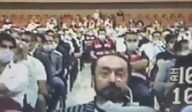 Adnan Oktar'ın duruşma görüntüleri ortaya çıktı: 'Cinsel olarak çok güçlüyüm' - Resim : 1