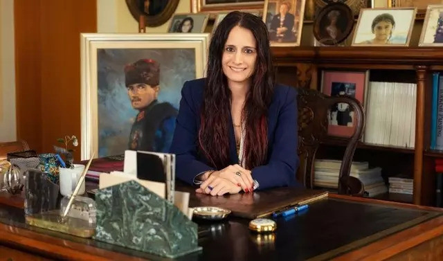 Türkiye’nin en zengin üçüncü kişisine Interpol şoku! Kızını evlatlıktan 'miras' için reddetmişti - Resim : 1