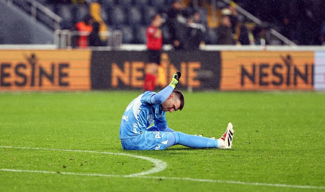 1 İptal edilen gol, 1 Direk, 1 Kırmızı kart... Kazanan Fenerbahçe! Başakşehir'i mağlup etti - Resim : 5