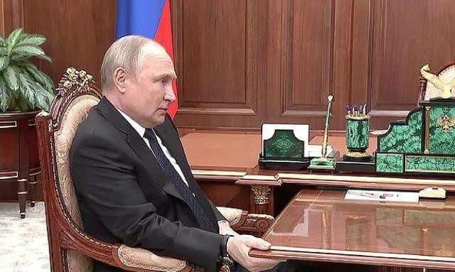 Putin'le ilgili bomba iddia! Kanser tedavisi için bıçak altına yatıyor - Resim : 1