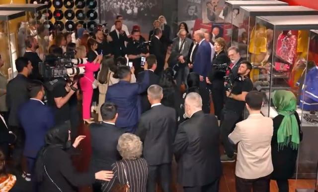 Cumhurbaşkanı Erdoğan espriyi patlattı! 'Sıkıysa Müslüm Baba söyleyin' - Resim : 2