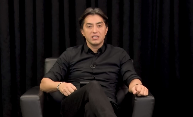 Eylül Öztürk, kendisini hedef alan gazeteci Emrullah Erdinç'e ateş püskürüp gözdağı verdi - Resim : 1