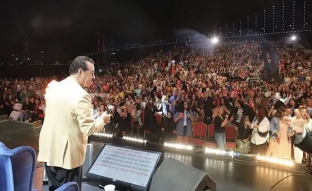 İbrahim Tatlıses Hülya Avşar'a seslendi: "Aramasana, bıktım" - Resim : 1