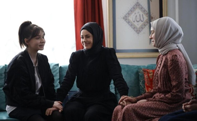 Yapımcısı final yapacak demişti! Kızıl Goncalar'ın final tarihi belli oldu! Erken bitecek iddiası... - Resim : 1