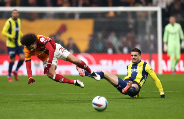 Derbide kazanan çıkmadı... Galatasaray, Fenerbahçe ile berabere kaldı - Resim : 2