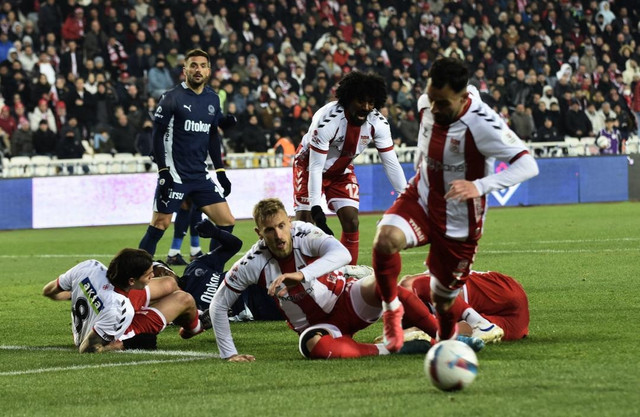 Fenerbahçe Sivas'ta kazandı! Puan farkı tekrar 3... - Resim : 2