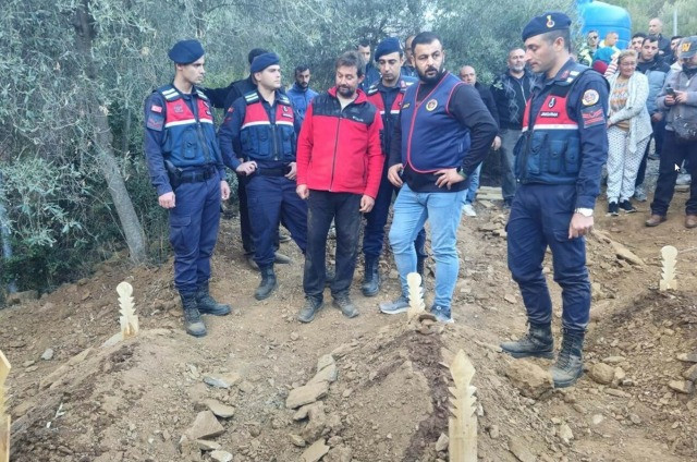 Bakan Tunç'u rahatsız eden görüntü! Televizyondan gördü, telefona sarıldı - Resim : 2