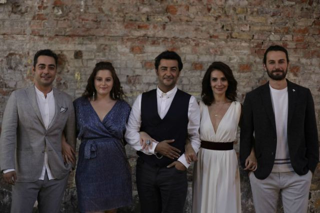 Fox TV'den flaş karar! Yayını ertelenmişti, şimdi de ismi değişti! - Resim : 1