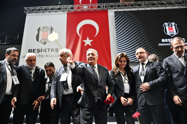 Ahmet Nur Çebi’den Beşiktaş'a veda! Kimlere hakkını helal etmedi? - Resim : 2