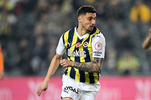 Tüm stat onu ıslıkladı! Fenerbahçeli yıldıza protesto - Resim : 2