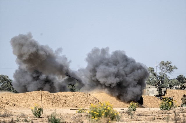 İsrail, Gazze'deki kara ve hava operasyonlarını eş zamanlı olarak genişletiyor - Resim : 5