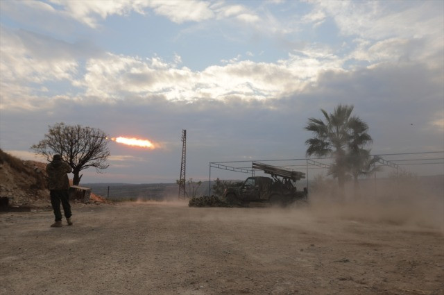 Suriye'de köşeye sıkışan rejim, reşit olmayanları bile zorla silah altına almaya başladı - Resim : 3