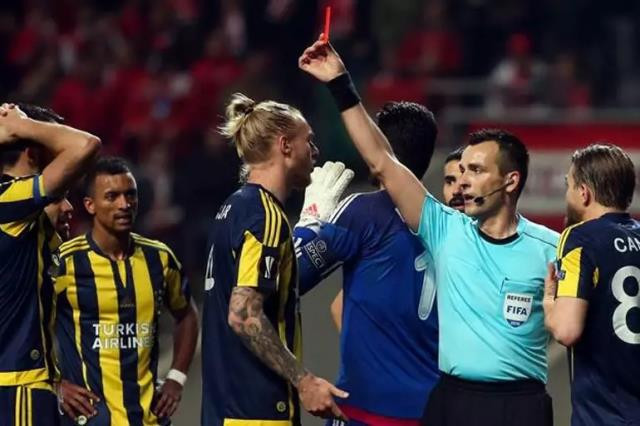 UEFA'dan Fenerbahçe maçına skandal atama! Ivan Bebek bir kez daha sahnede - Resim : 2