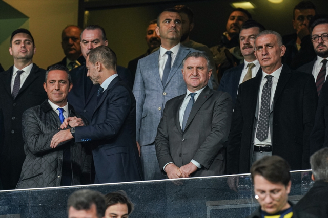 Fenerbahçe'de Ali Koç'a yönelik istifa çağrıları çığırından çıktı - Resim : 2