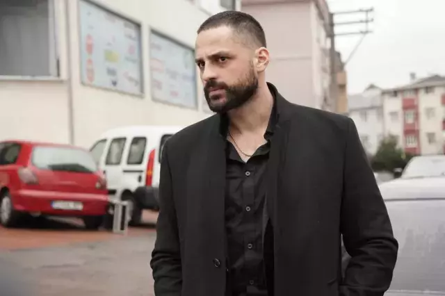 Ekin Mert Daymaz, genç sevgilisiyle banyoda aşkını ilan etti - Resim : 1