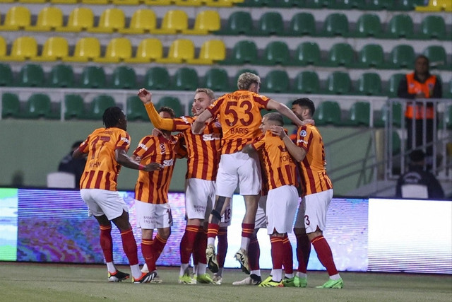 Fenerbahçe Süper Kupa maçında sahadan çekildi! İşte beklenen cezalar - Resim : 2