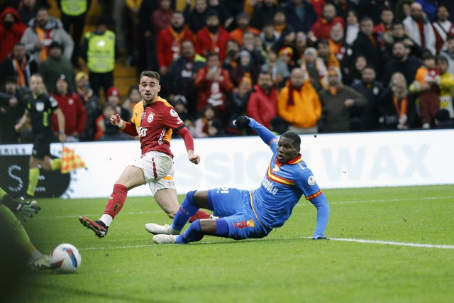 Galatasaray yeni yıla galibiyetle başladı! Göztepe'yi mağlup etti, puan farkını 11'e çıkarttı - Resim : 2