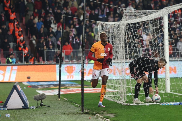 Zirve yarışı devam ediyor... Galatasaray, Samsun'dan hatasız ayrıldı! - Resim : 2