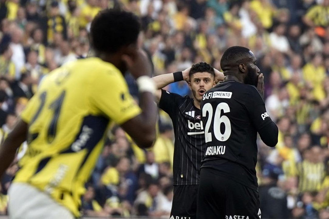 Şampiyonluk mucizelere kaldı... Beşiktaş, Fenerbahçe'yi Kadıköy'de devirdi! - Resim : 6