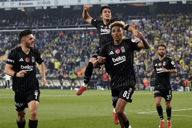 Şampiyonluk mucizelere kaldı... Beşiktaş, Fenerbahçe'yi Kadıköy'de devirdi! - Resim : 5