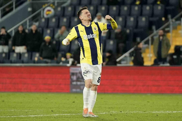 Fenerbahçe'de Mert Hakan'dan kötü haber! - Resim : 1